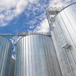 Storage silos for agricultural products